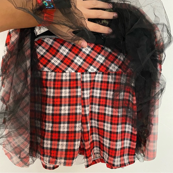 School girl skirt/tutu & shorts - Picture 3 of 4